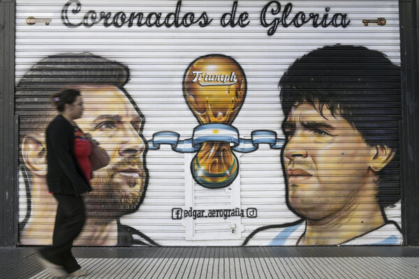 Versus / Vecinos del "barrio de Dios" en Buenos Aires quieren justicia por la muerte de Maradona