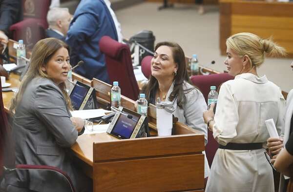 Cartismo entierra pedido de informes sobre fiscales designados para el caso HC-Abdo - Política - ABC Color
