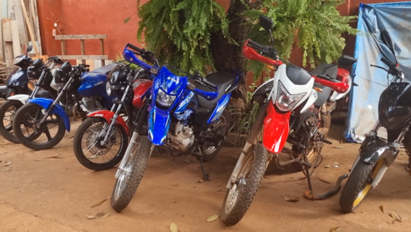 Mediante GPS recuperan moto robada, detienen a cuatro personas y ubican un desarmadero - Unicanal