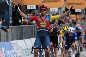 Ciclismo: Milan gana segunda etapa de la Tirreno-Adriático, Ganna sigue líder - Polideportivo - ABC Color
