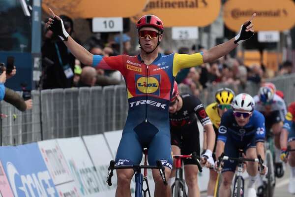 Ciclismo: Milan gana segunda etapa de la Tirreno-Adriático, Ganna sigue líder - Polideportivo - ABC Color