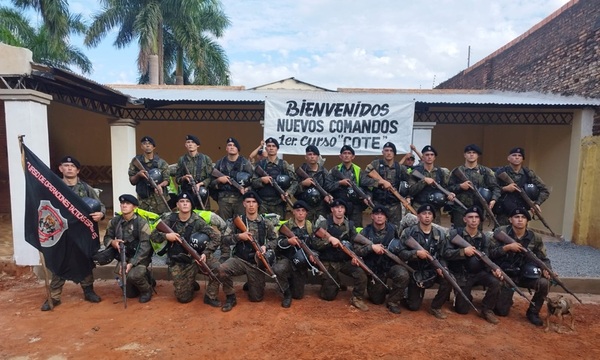 Policías culminan curso en Operaciones Tácticas Especiales con marcha hasta la Dirección de Policía de Caaguazú - OviedoPress