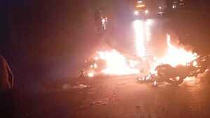 Choque entre motociclistas deja un fallecido por fracturas y quemaduras