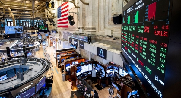 Aranceles de Trump golpean acciones en Wall Street