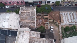 Manzana del microcentro apesta y autoridades hacen la vista gorda