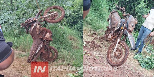 BUSCAN AL DUEÑO DE LA MOTOCICLETA HALLADA ENTERRADA EN OBLIGADO