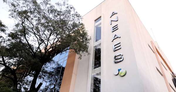 La Nación / Bajo porcentaje de acreditación de institutos superiores