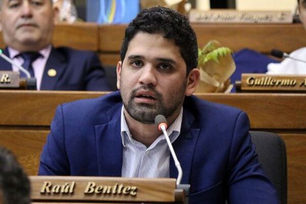 Cuestionan rapidez de la Fiscalía en acusación contra exministros de Mario Abdo