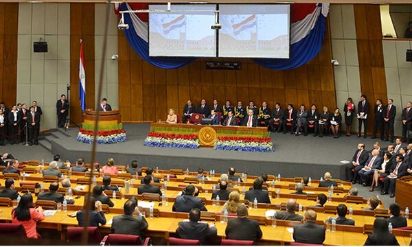 Vacaciones de oro: parlamentarios ganan más sin pisar el Congreso - OviedoPress