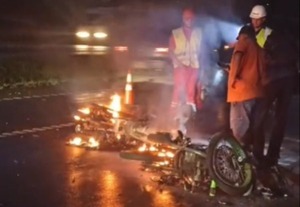 Minga Guazú: Dos motocicletas chocan y terminan en llamas - ADN Digital