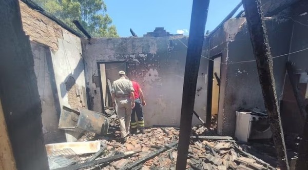 En Paraná, Brasil, se incendia una casa y fallecen dos niños paraguayos - ADN Digital