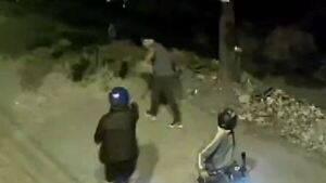 Motochorro disparó dos veces a un trabajador después de robarle el celular