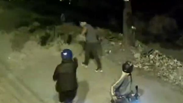 Motochorro disparó dos veces a un trabajador después de robarle el celular