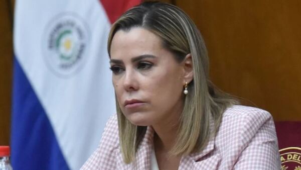 Usan foto de la senadora Lizarella Valiente para estafar