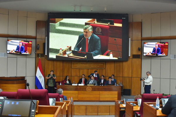 Proyecto "Letrina Cero" se trata de infraestructura que devolverá la dignidad a los estudiantes, afirma ministro - .::Agencia IP::.