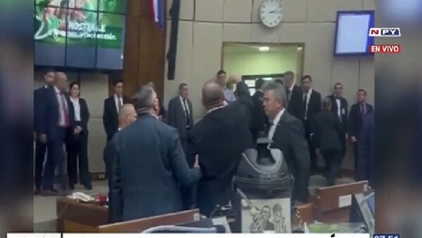 Tensión en la Cámara de Diputados: Jatar Fernández intentó agredir a su colega Raúl Benítez