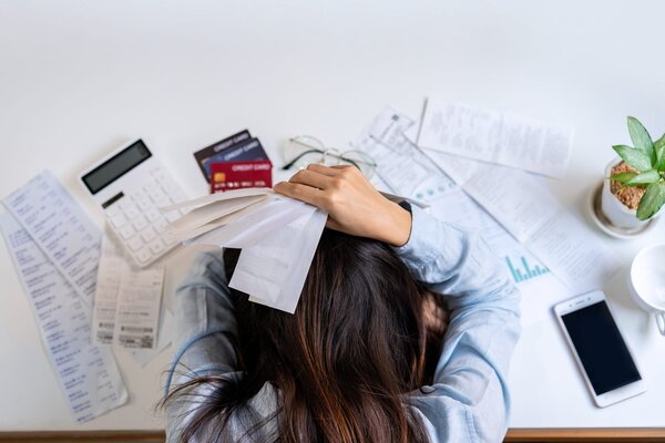 ¿Tenés deudas?, recuperá tu tranquilidad con una buena solución legal · Radio Monumental 1080 AM