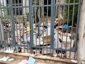 Video: vecinos denuncian abandono y suciedad en exlocal de cobranzas de la ANDE - Economía - ABC Color