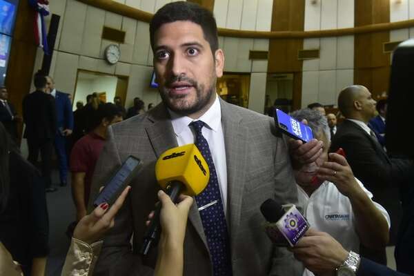 Diputado Mauricio Espínola también pide su desafuero - Política - ABC Color