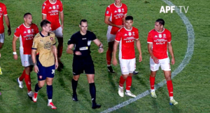 Versus / La Dirección de Árbitros justificó el agónico penal para Cerro Porteño