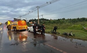 Choque entre dos motocicletas e incendio dejó un muerto y un herido