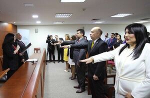 Autoridades judiciales tomaron juramento a magistrados y defensores