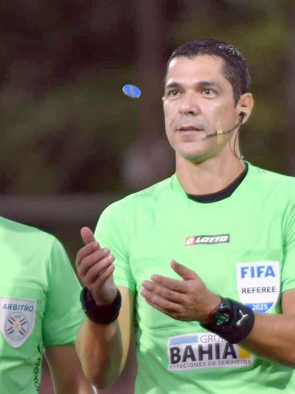 Error arbitral admitido en Olimpia-2 de Mayo - Fútbol - ABC Color