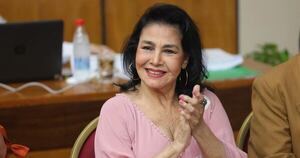 Diario HOY | Cámara de Senadores otorga reconocimiento a Marizza “La Reina Morena de la Canción”