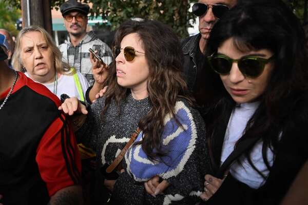 Juicio por muerte de Maradona: su hija se quebró tras la primera audiencia - Mundo - ABC Color