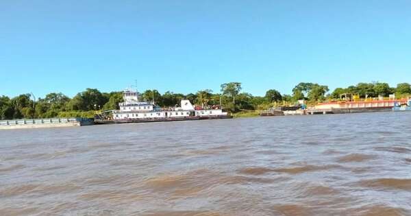 La Nación / Se dificulta paso por el río Bermejo: reportan más de 380 barcazas detenidas