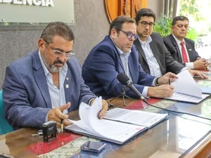 Dinac y municipalidad de Encarnación formalizan gestiones para cesión de aeropuerto - .::Agencia IP::.