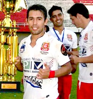 Edgar Fernández y el desafío de Los Jazmines en Liga Paranaense - La Clave