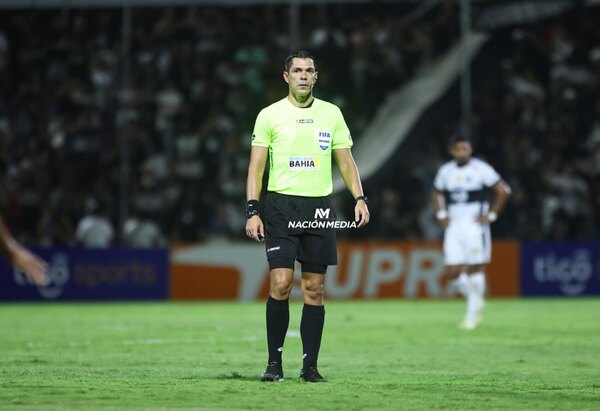 Versus / "Este árbitro no debe pitar más los partidos de Olimpia"
