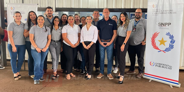 INSPECTORES MIGRATORIOS DE ENCARNACIÓN INICIAN CURSO DE INGLÉS