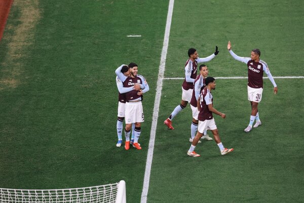 Versus / Aston Villa certifica con tranquilidad su paso a los cuartos de la Champions