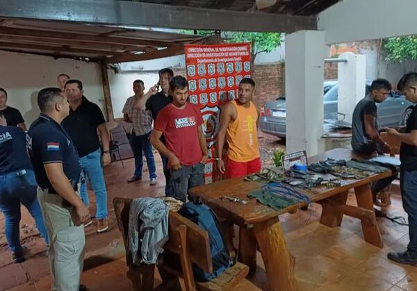 Polis detienen a tras ladrones que estaban esperando la hora para cometer un atraco