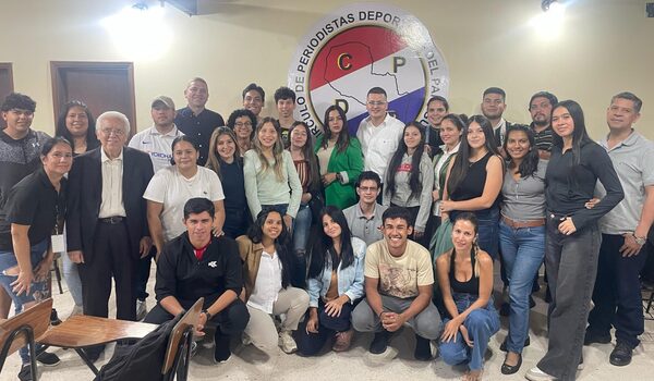 Charla magistral del doctor Jorge Pino Meza sobre Erico en el CPDP