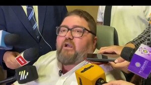 Diputado propone la reelección indefinida para los intendentes