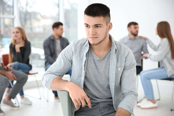 Cómo identificar y gestionar la ansiedad social en entornos cotidianos - Estilo de vida - ABC Color