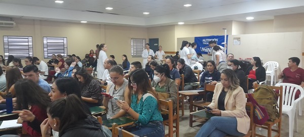 Exitosa charla educativa en el Día Mundial del Riñón concientiza sobre el cuidado renal