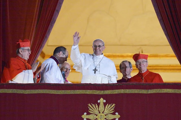 El papa Francisco celebra en el hospital 12 años de su pontificado