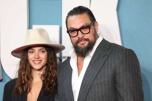 Jason Momoa y Adria Arjona, enamorados en Londres - Gente - ABC Color