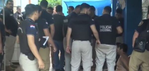 (VIDEO)Primo de Javier Rotela atropelló comisaría y fue detenido
