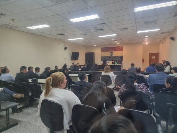 Venta de cargos en IPS: continúa audiencia preliminar para 21 acusados - PDS RADIO Y TV