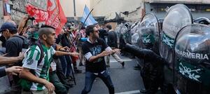 Protesta de jubilados en Argentina dejó heridos y más de 100 detenidos