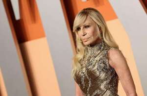 Donatella deja la dirección creativa de la firma Versace - Gente - ABC Color