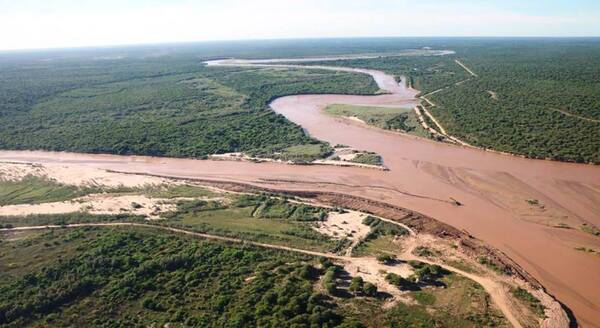 Autoridades sobrevolaron sobre el río Pilcomayo para verificar comportamiento en poblaciones ribereñas del Chaco - .::Agencia IP::.
