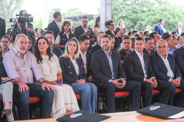 Gobierno lanzó este jueves ambicioso plan para pavimentar 1.000 Km de rutas «en todo el país»