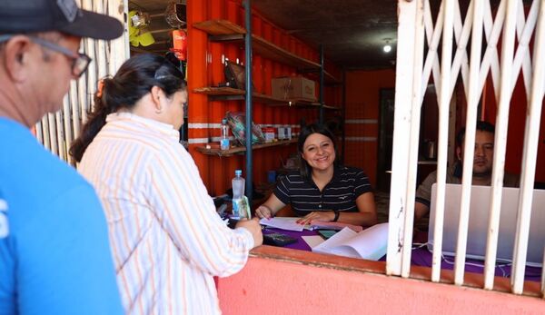 Servicios financieros llegan a casi el 80% de la población adulta en Paraguay