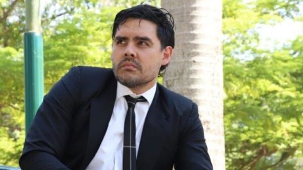 (VIDEO) Este conductor de tevé vio la luz y dejó el “nopor” y “la manuela”, he’i
